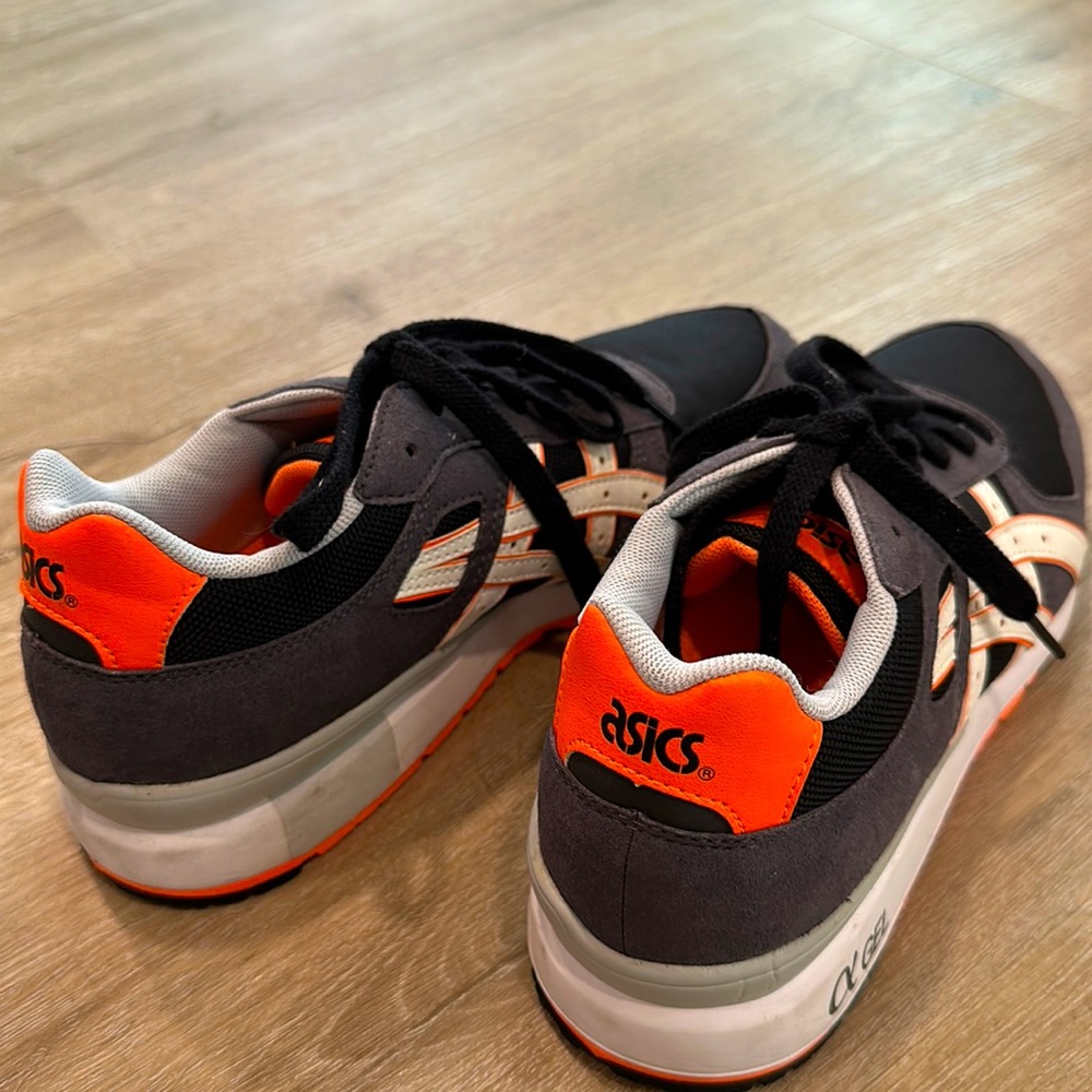 Women’s ASICS GT 2 - Black and Orange